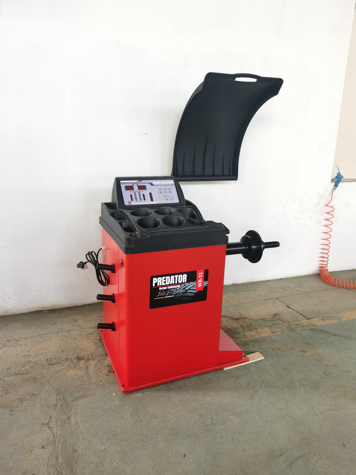 Predator WB-11 Digital Wheel Balancer